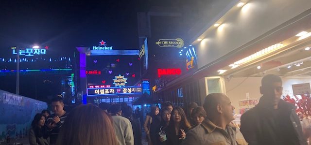 「沁みる」の意味と使い分け｜心に深く響く表現と「染みる」との違いを解説